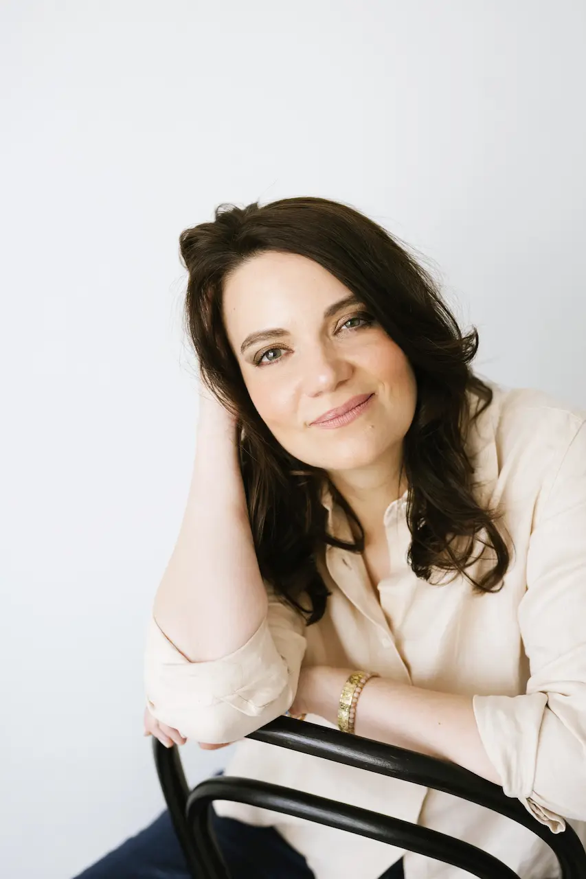 Portrait of the site owner, Barbara.